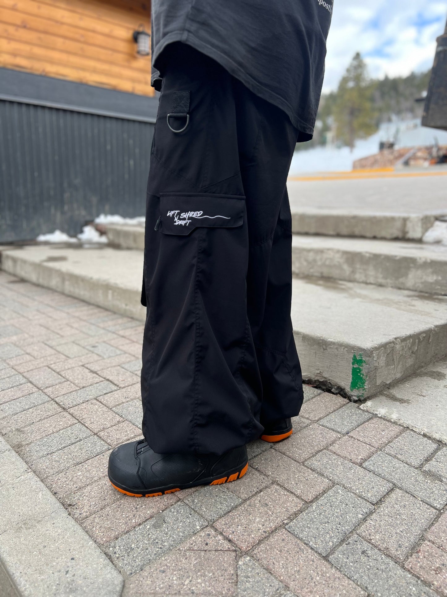 Lift 'N Shred Oversized Cargo Snow Pants